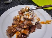 Una foto de carne barbacoa