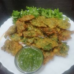 A picture of Spinach & green chilli Fritters.