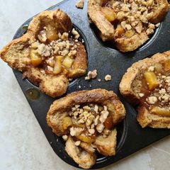 A picture of Apple pie french toast.
