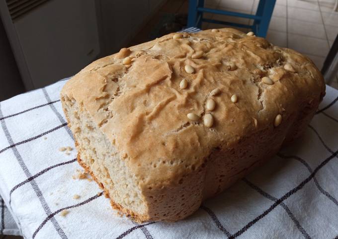 Pain aux flocons d'avoine et pignons de pin