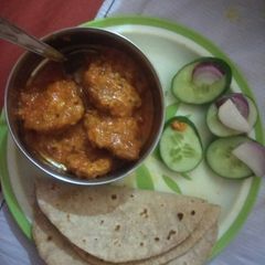 A picture of Ghiya kofte Curry.