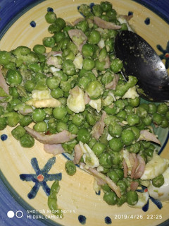 Una foto de Guisantes con huevo y jamón