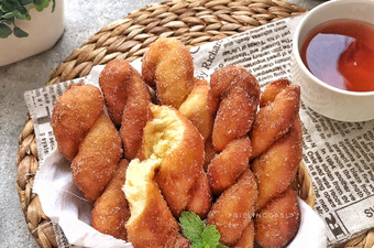 Cara Gampang Menyiapkan Kkwabaegi (donat kepang Korea) Anti Gagal