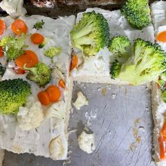 A picture of Veggie Pizza.