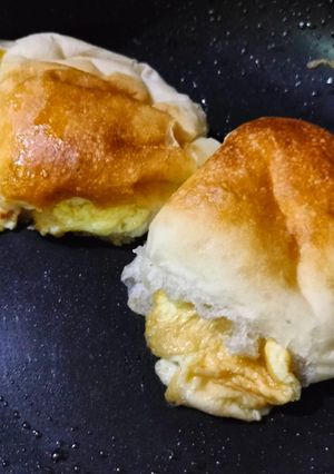 ऑमलेट पाव(Omelette pav recipe in hindi) रेसिपी मुख्य फोटो