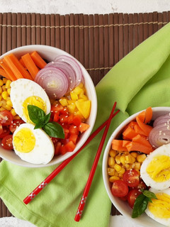 Foto di Pokè bowl vegetariana con riso nero