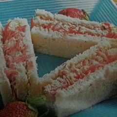 Apple and carrot sandwich A picture of Apple and carrot sandwich.