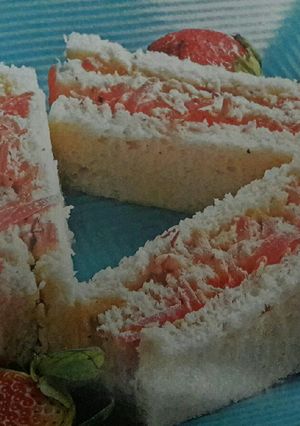 A picture of Apple and carrot sandwich.