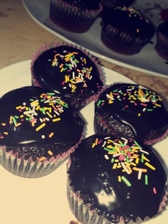 صورة لوصفة أسهل كب كيك شوكلاتة