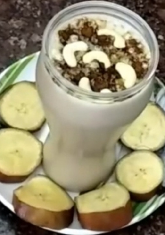 செவ்வாழை மில்க் ஷேக் செய்முறை முக்கிய புகைப்படம்