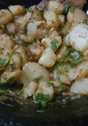 जीरा आलू (jeera aloo recipe in Hindi) रेसिपी मुख्य फोटो