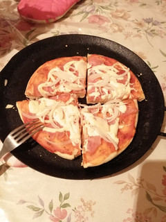 Una foto de Pizza casera y rápida