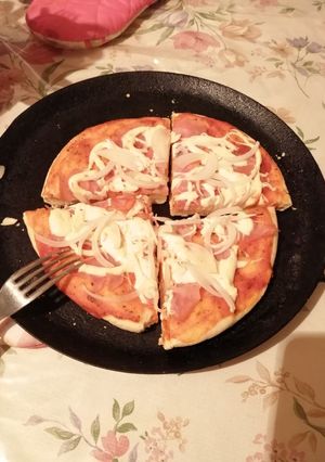 Una foto de Pizza casera y rápida