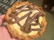 Una foto de tarta de chocolate