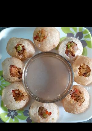 A picture of Pani puri.