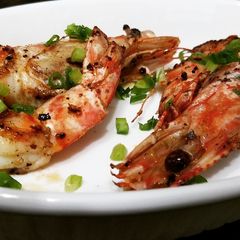A picture of Garlic Butter Mega Prawns.