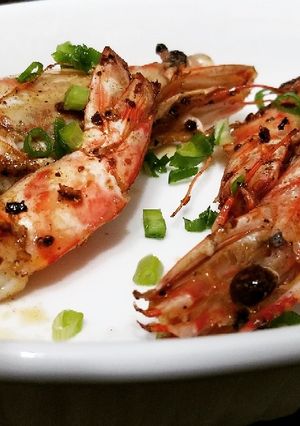 A picture of Garlic Butter Mega Prawns.