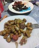 Favas com picos de carne