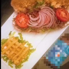 A picture of Hunter beef burger.