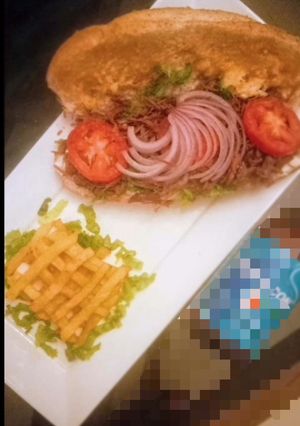 A picture of Hunter beef burger.