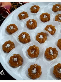 عکسی از دستور حلوای سه آرد زعفرانی