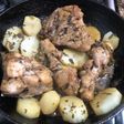 Pollo sudado con orégano y papas