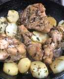 Pollo sudado con orégano y papas