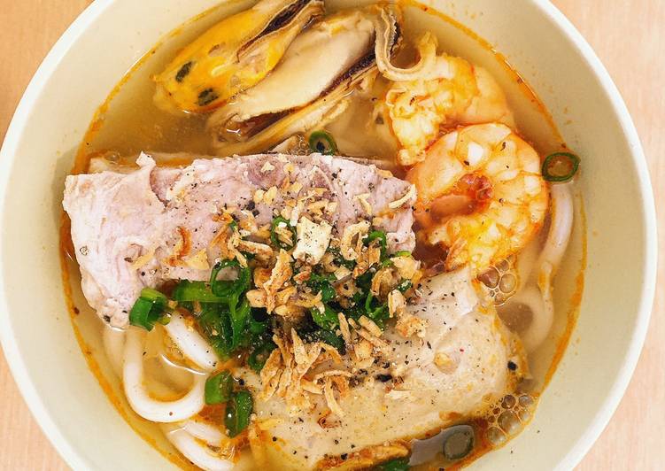 Bánh canh xương heo