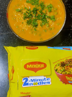 மேகி நூடுல்ஸ் பட்டாணி கிரேவி (Maggi Noodles Peas Gravy Recipe in Tamil) செய்முறை முக்கிய புகைப்படம்