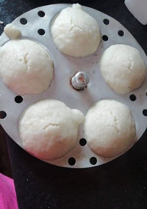 A picture of Idli.