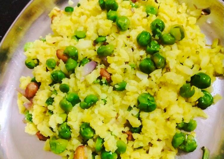 Steps to Prepare Any-night-of-the-week Matar poha