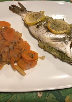 Une photo de Daurades royales farcies, fenouil et citron