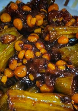 A picture of Sweet and sour drumsticks.