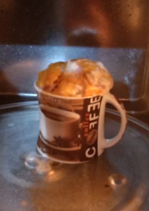 मग पिज़्ज़ा (Mug pizza recipe in Hindi) रेसिपी मुख्य फोटो