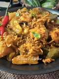Chaal Chingri Potol (Parwal / Pointed Gourd Cooked With Prawns & Rice - Bengali style)