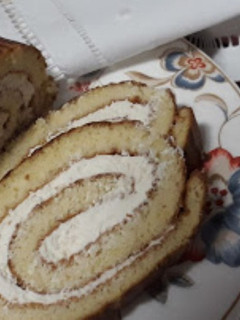 Una foto de Brazo gitano relleno de tiramisú