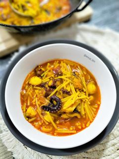 Una foto de Cazuela de fideos con pulpo