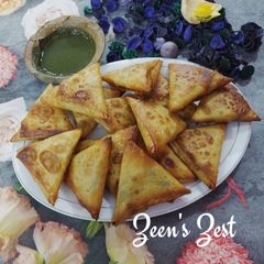A picture of Omelette Samosas.