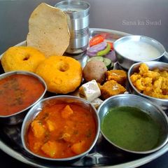A picture of Winter Special Rajasthani Thali.