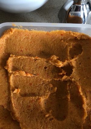 A picture of Tomato and Oven Roasted Sweet Pepper Hummus.