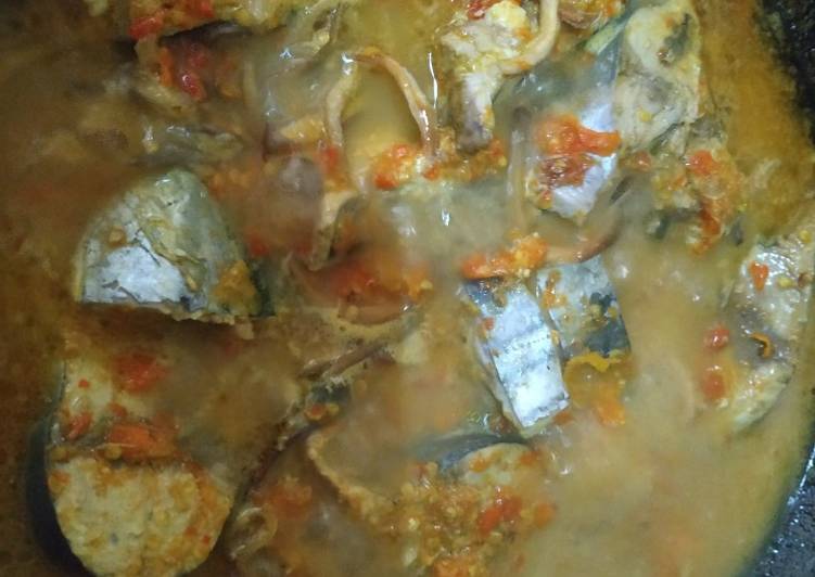 Bagaimana Membuat Ikan kuah Asam Mangga (Bau peapi Mandar), Menggugah Selera
