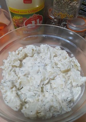 A picture of Potato salad or Spread (Dressing).