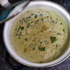 A picture of Methi matar malai.