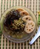 Chè đậu xanh nấu với củ sen