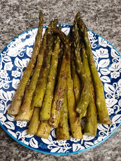 Una foto de Espárragos al horno 😋