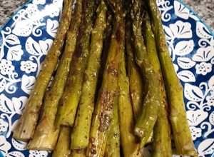 Una foto de Espárragos al horno 😋