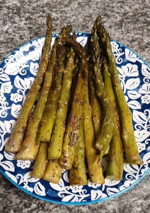 Una foto de Espárragos al horno 😋