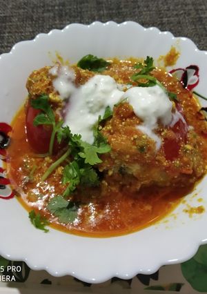 स्टफ टोमाटो सब्जी (stuff tomato sabzi recipe in Hindi) रेसिपी मुख्य फोटो