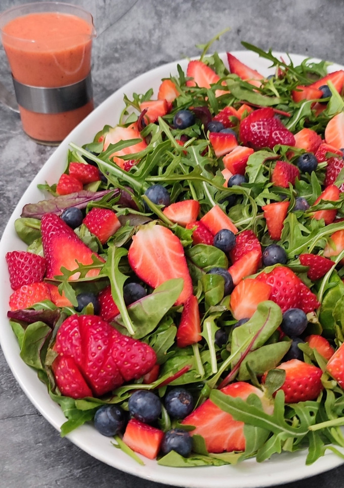 Una foto de 🍓 ENSALADA DE FRESAS 🍓