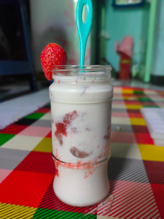 Foto resep Korean milk strawberry ala ala